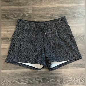 Lululemon On the Fly short